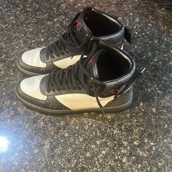 Louis Vuitton sneaker (excellent condition) - Picture 3 of 6